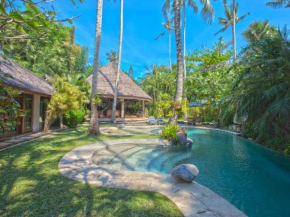Гостиница Taman Wana Seminyak Luxury Villas  Kuta